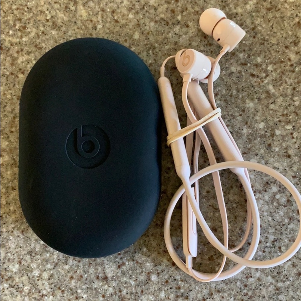 Wireless Beats by Dre. Rose Gold - Picture 3 of 5